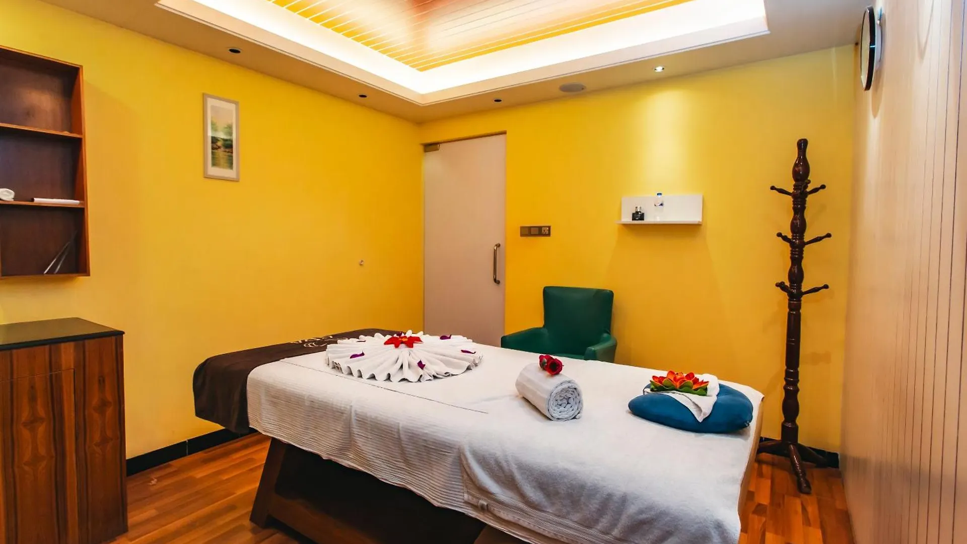 Central Inn & Spa Dhaka 3*,  Bangladesh