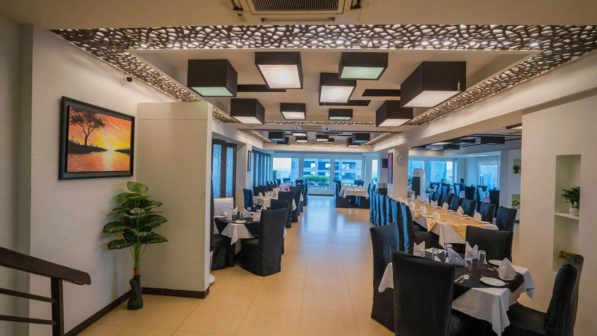 Central Inn & Spa Dhaka 3*,